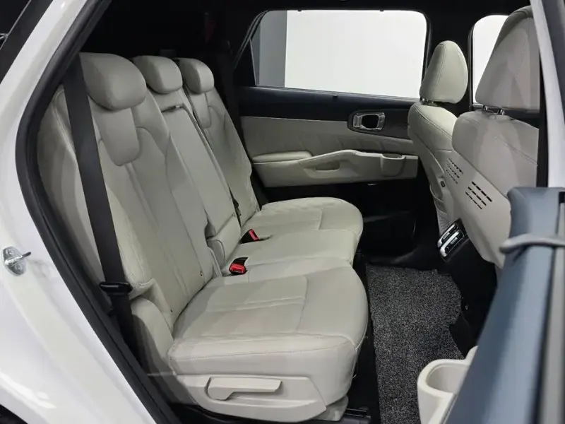 2024 Kia Sorento с пробегом 81 968 км