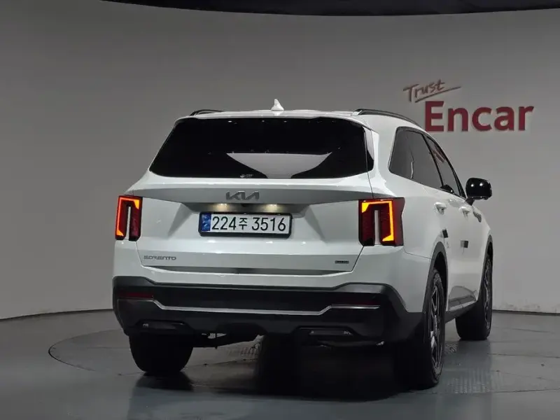 2024 Kia Sorento с пробегом 25 078 км