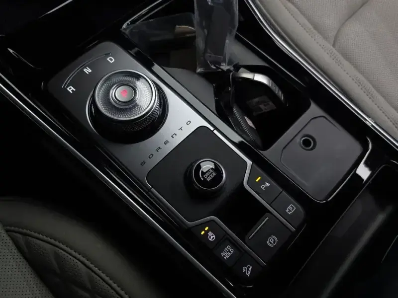 2024 Kia Sorento с пробегом 25 078 км