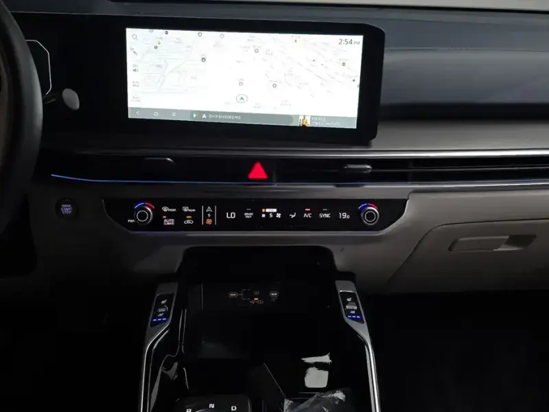 2024 Kia Sorento с пробегом 25 078 км