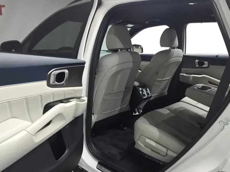 2024 Kia Sorento с пробегом 25 078 км