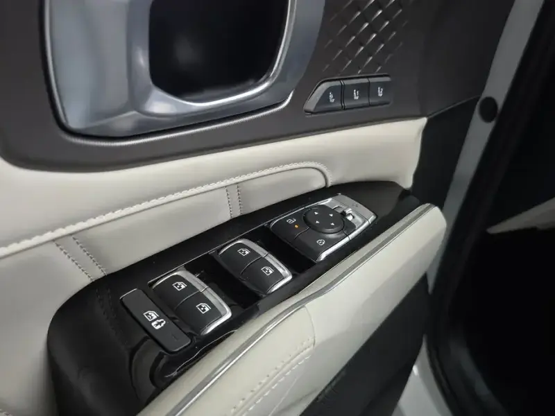2024 Kia Sorento с пробегом 25 078 км