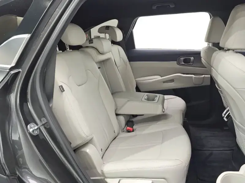 2024 Kia Sorento с пробегом 9 540 км