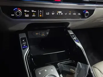 2024 Kia Sorento с пробегом 25 078 км