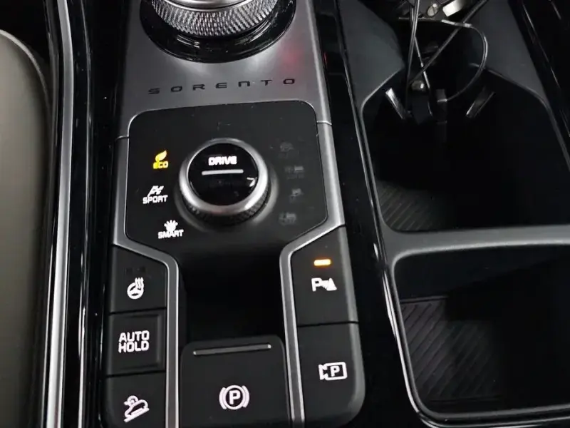 2024 Kia Sorento с пробегом 9 540 км