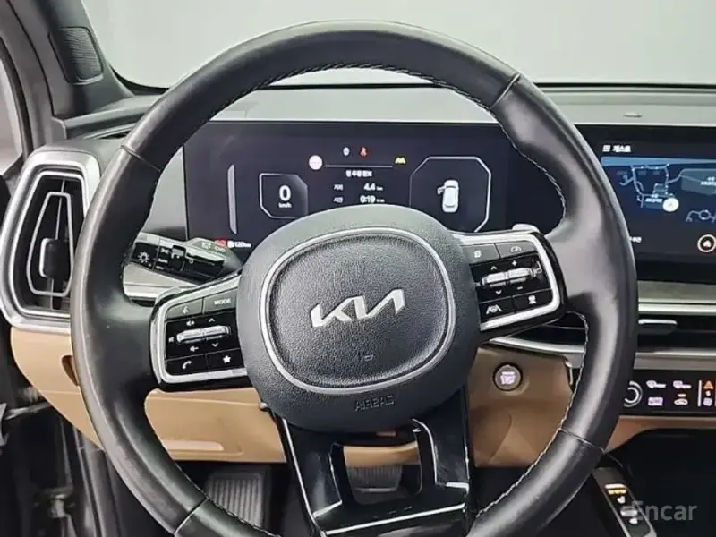 2023 Kia Sorento с пробегом 75 256 км