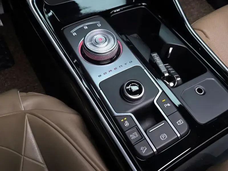 2024 Kia Sorento с пробегом 33 230 км