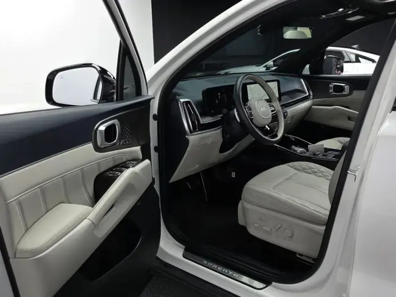 2024 Kia Sorento с пробегом 24 404 км