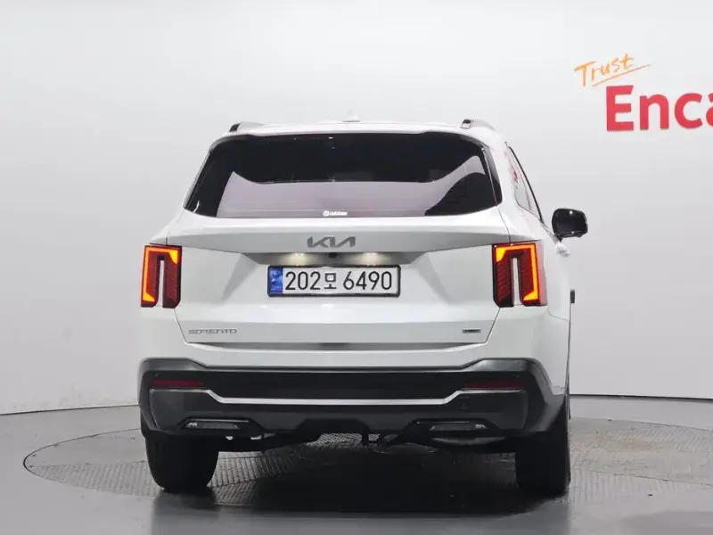 2024 Kia Sorento с пробегом 13 651 км