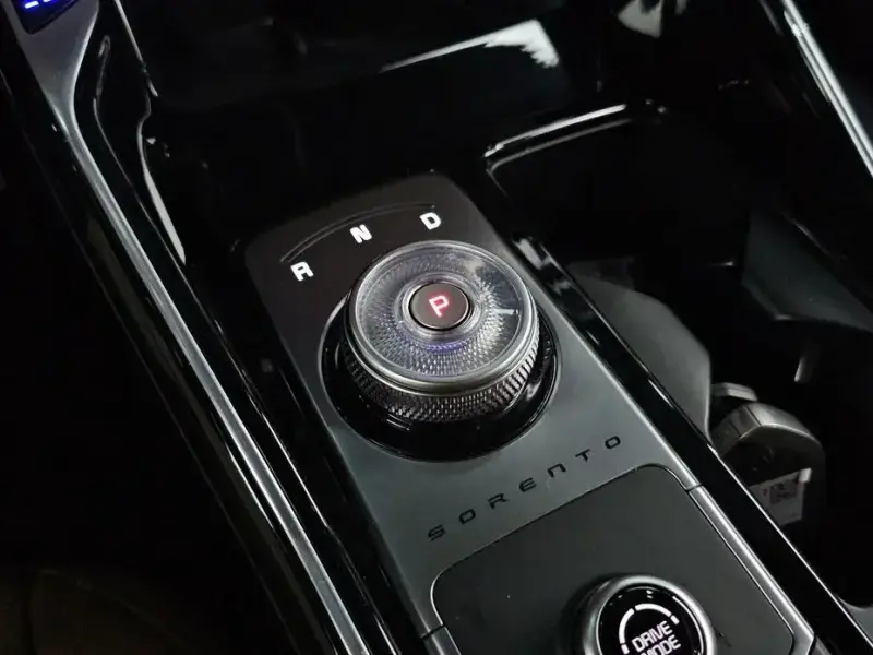 2024 Kia Sorento с пробегом 13 651 км