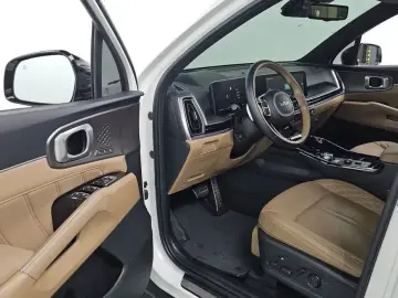 2024 Kia Sorento с пробегом 13 651 км