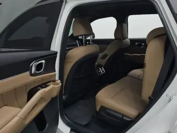 2024 Kia Sorento с пробегом 13 651 км