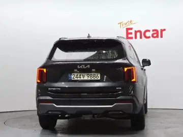 2023 Kia Sorento с пробегом 136 184 км