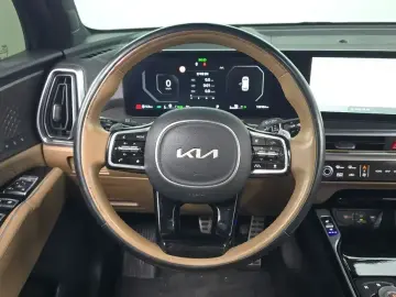 2023 Kia Sorento с пробегом 136 184 км