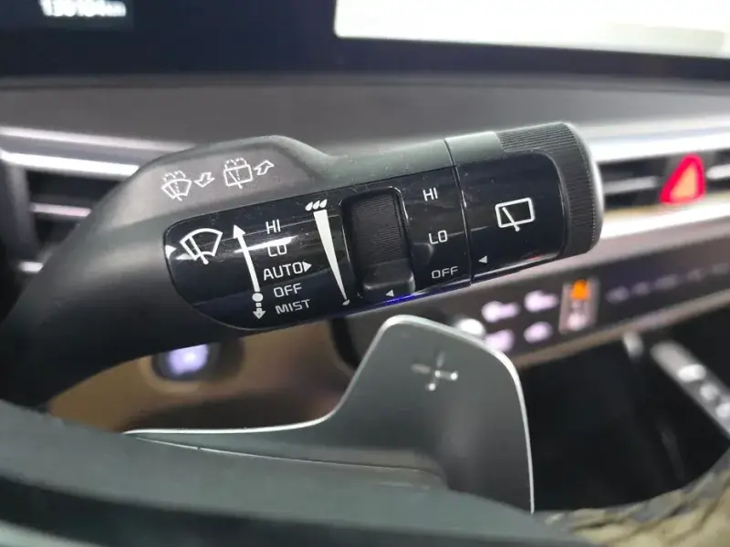 2023 Kia Sorento с пробегом 136 184 км