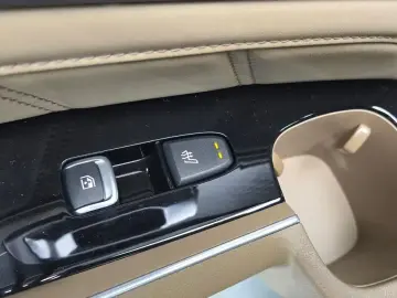 2023 Kia Sorento с пробегом 136 184 км