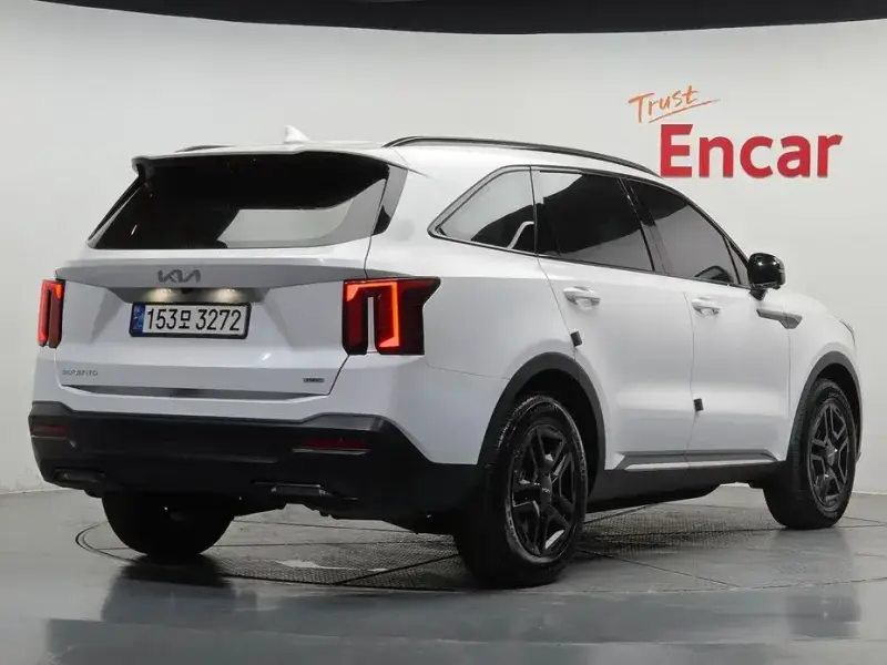 2023 Kia Sorento с пробегом 32 362 км