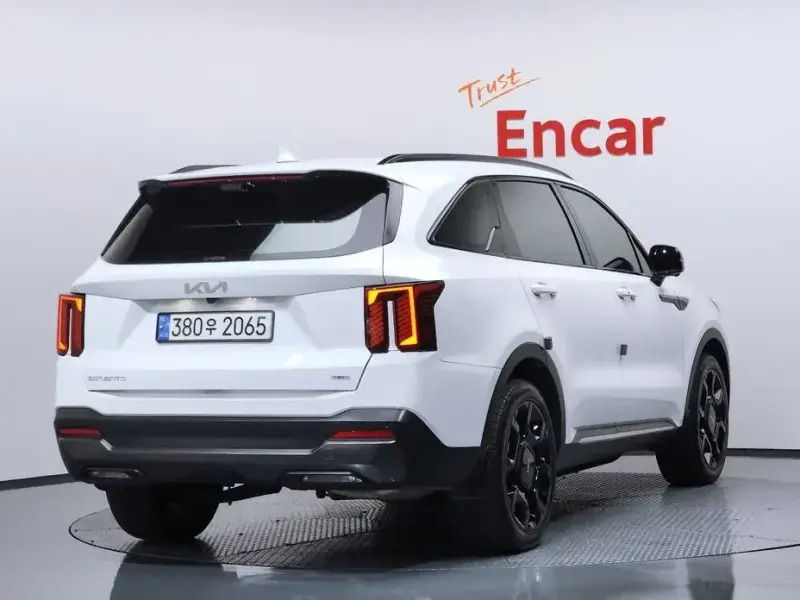 2023 Kia Sorento с пробегом 32 882 км