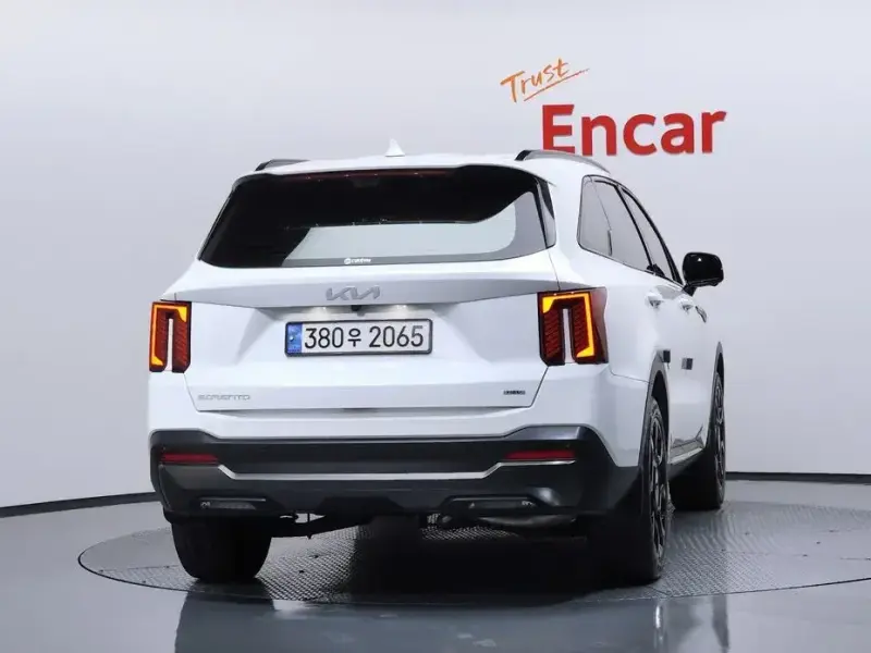 2023 Kia Sorento с пробегом 32 882 км