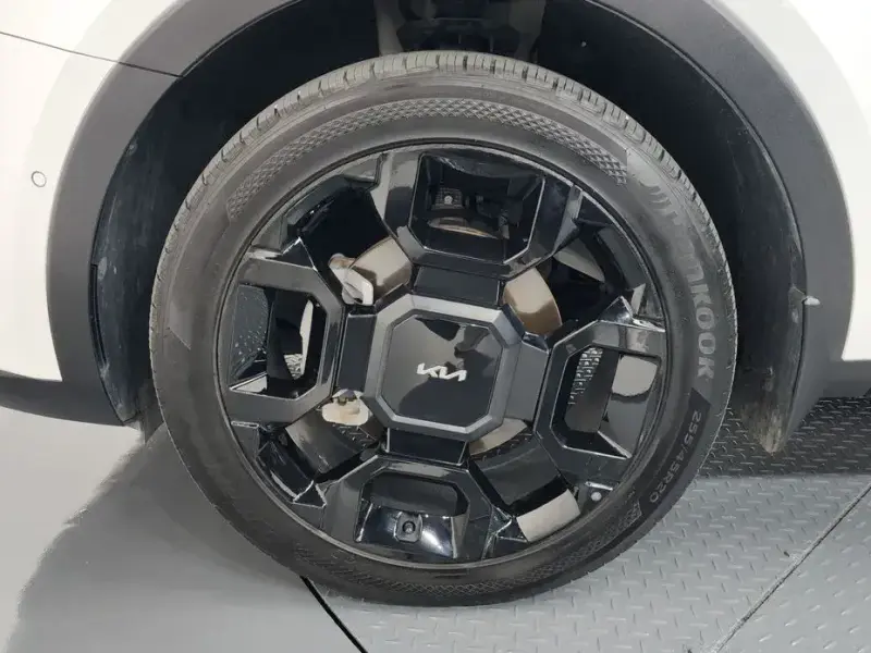 2023 Kia Sorento с пробегом 32 882 км