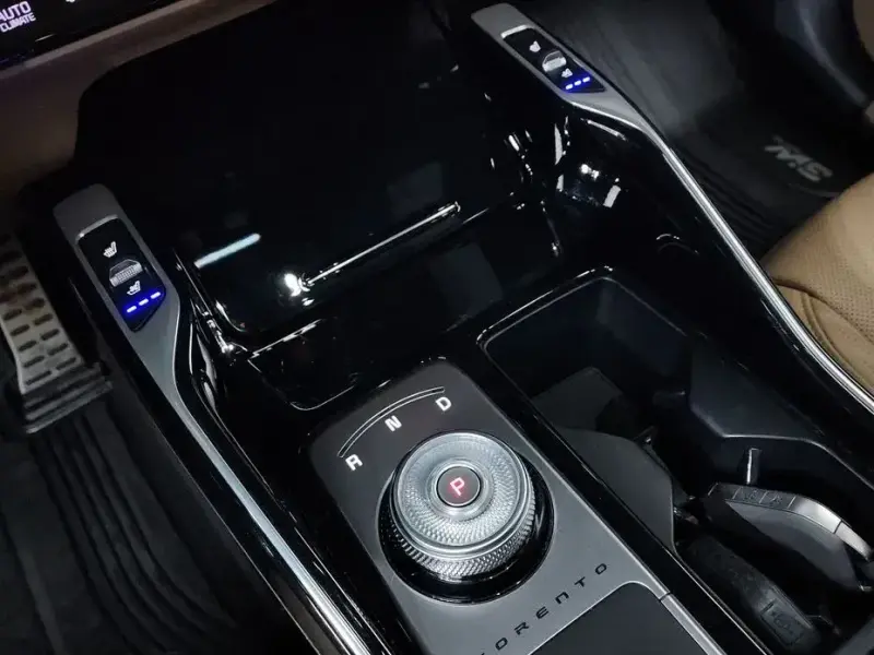 2023 Kia Sorento с пробегом 32 882 км