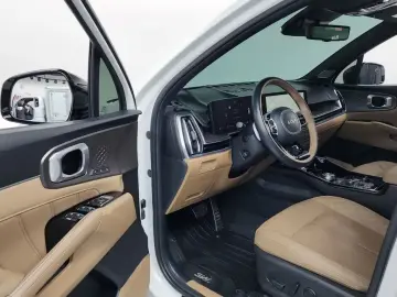 2023 Kia Sorento с пробегом 32 882 км