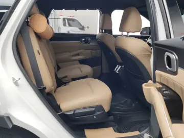 2023 Kia Sorento с пробегом 32 882 км