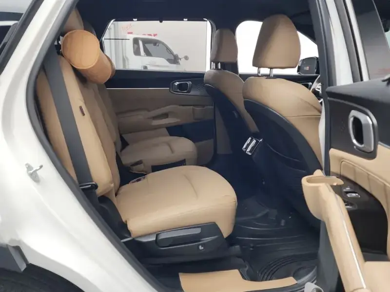 2023 Kia Sorento с пробегом 32 882 км