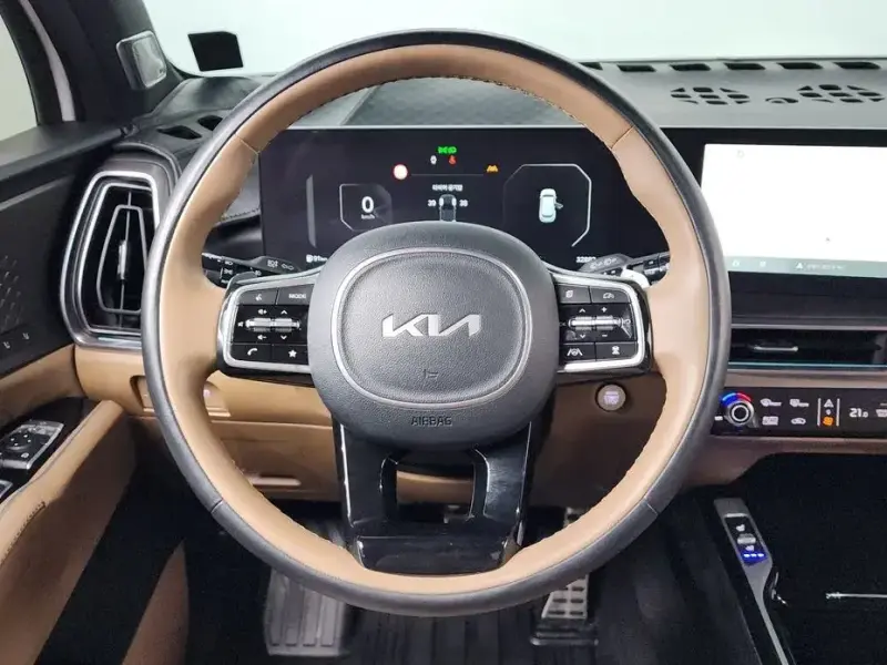 2023 Kia Sorento с пробегом 32 882 км