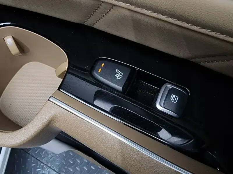 2023 Kia Sorento с пробегом 32 882 км