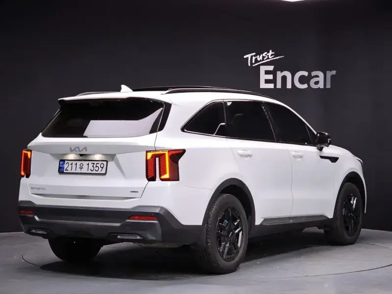 2023 Kia Sorento с пробегом 52 119 км