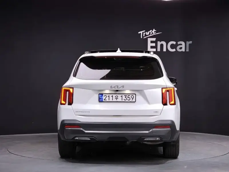 2023 Kia Sorento с пробегом 52 119 км