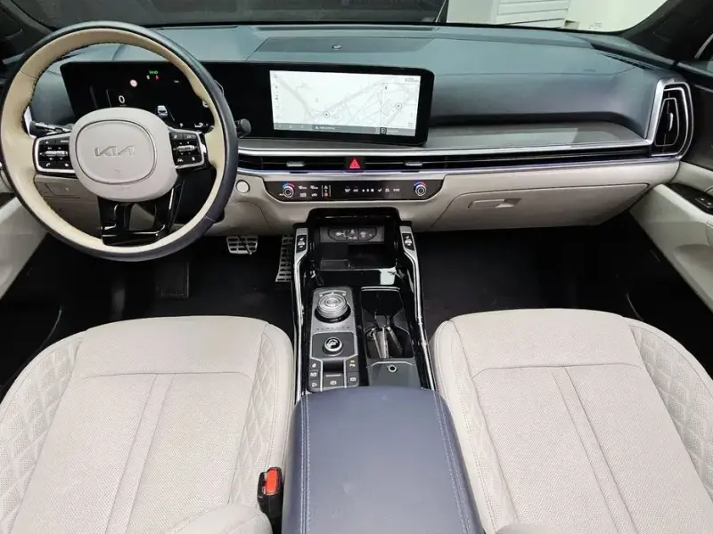 2023 Kia Sorento с пробегом 52 119 км