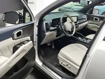 2023 Kia Sorento с пробегом 52 119 км