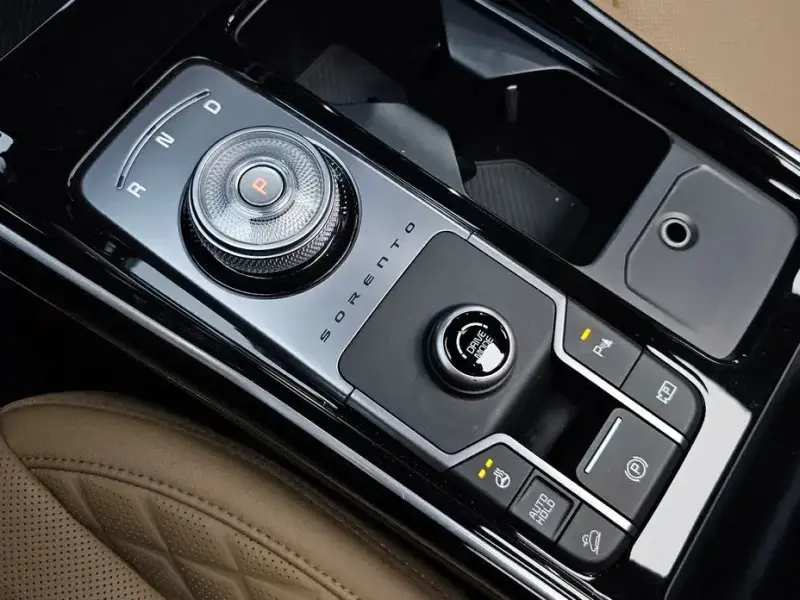 2023 Kia Sorento с пробегом 62 236 км