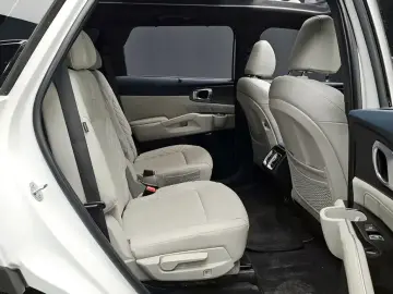 2023 Kia Sorento с пробегом 52 119 км