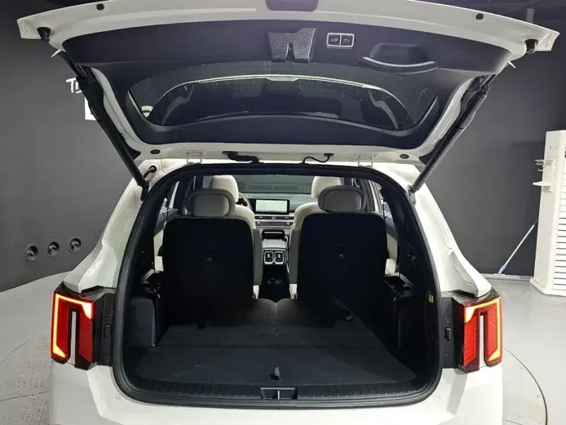 2023 Kia Sorento с пробегом 52 119 км