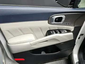 2023 Kia Sorento с пробегом 52 119 км