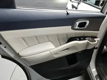 2023 Kia Sorento с пробегом 52 119 км