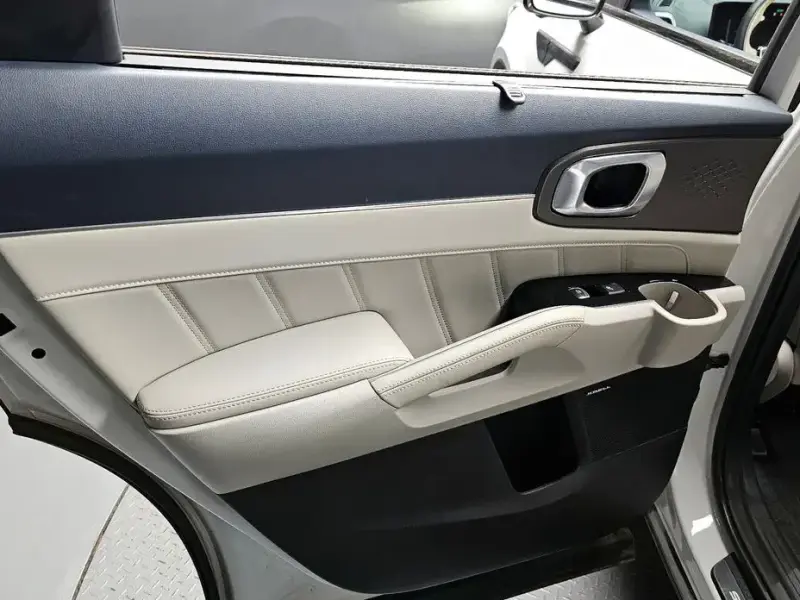 2023 Kia Sorento с пробегом 52 119 км
