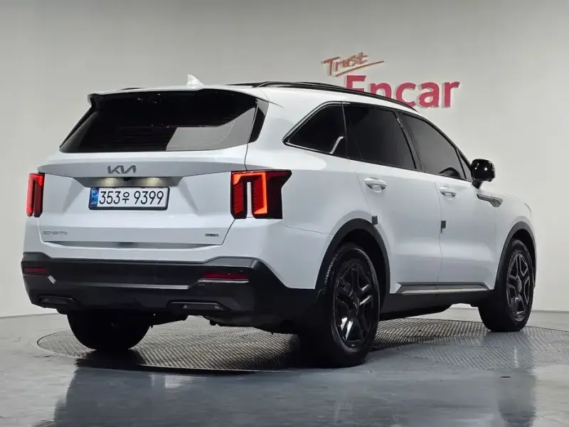 2024 Kia Sorento с пробегом 32 904 км