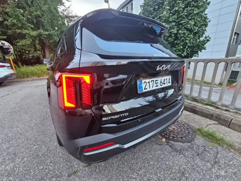 2025 Kia Sorento с пробегом 5 446 км