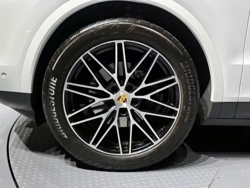 2024 Porsche Cayenne с пробегом 10 644 км