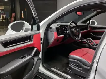 2024 Porsche Cayenne с пробегом 10 644 км