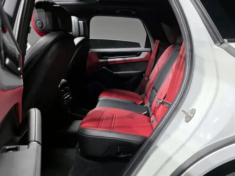 2024 Porsche Cayenne с пробегом 10 644 км