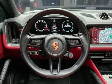 2024 Porsche Cayenne с пробегом 10 644 км
