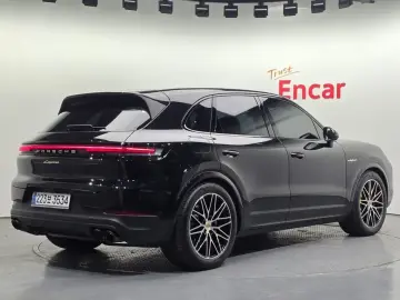 2024 Porsche Cayenne с пробегом 10 927 км