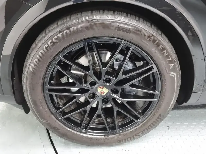 2024 Porsche Cayenne с пробегом 9 083 км