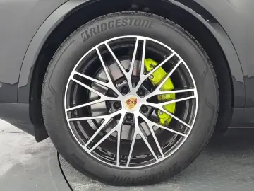 2024 Porsche Cayenne с пробегом 10 927 км