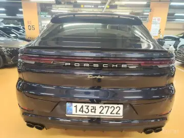 2025 Porsche Cayenne с пробегом 2 000 км